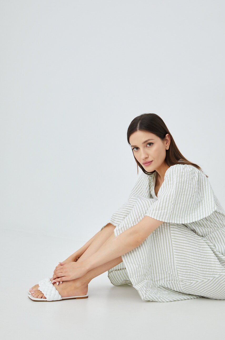 

Хлопковое платье Vero Moda цвет зелёный midi расклешённая
