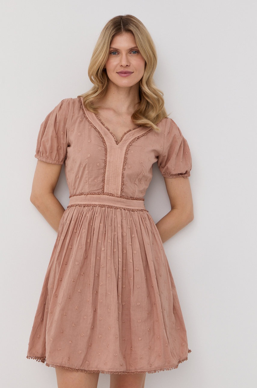 

Памучна рокля Guess в бежово къс модел разкроен модел, Бежов