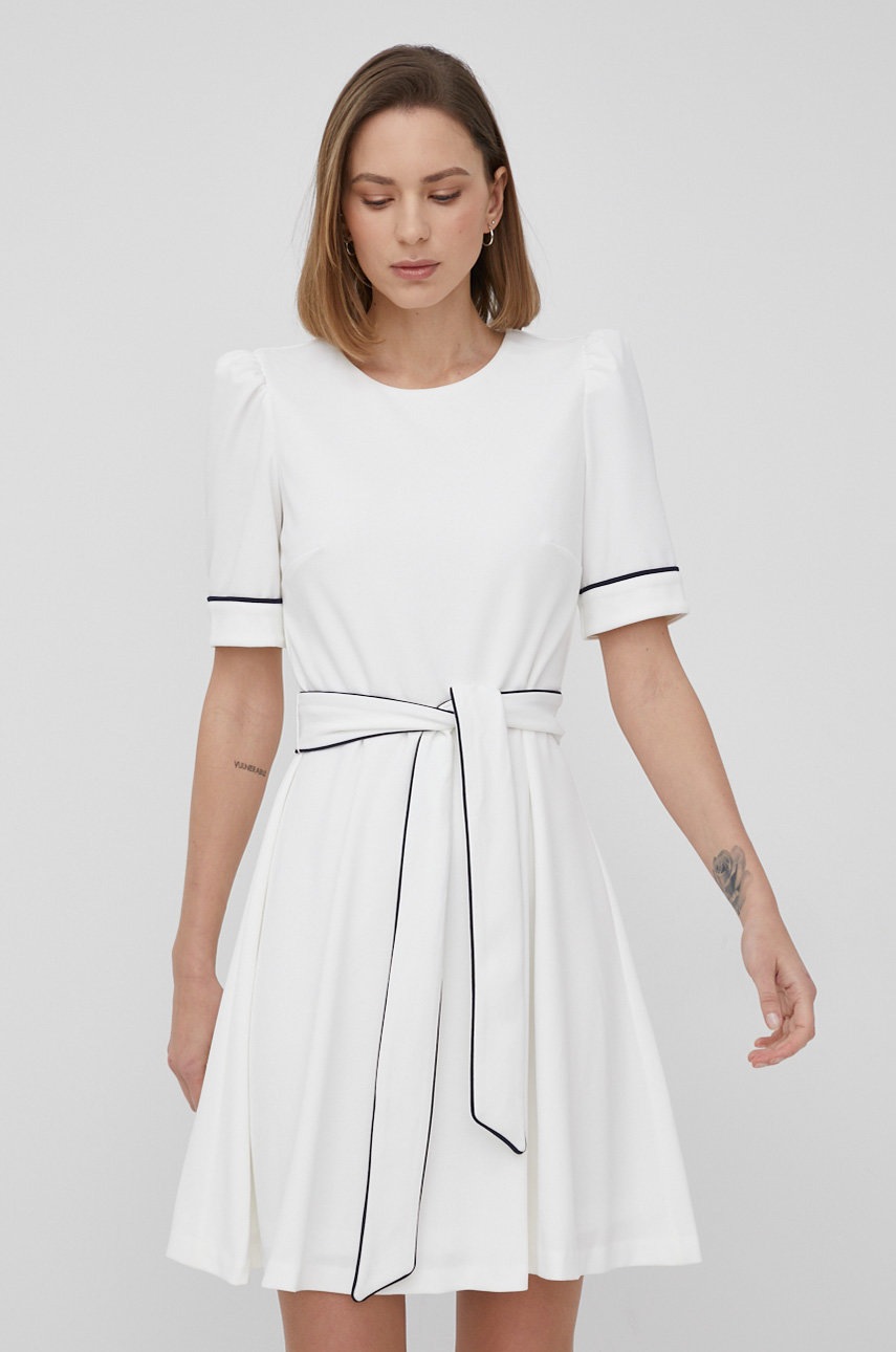 

Рокля Dkny в бяло къс модел разкроен модел, Бял