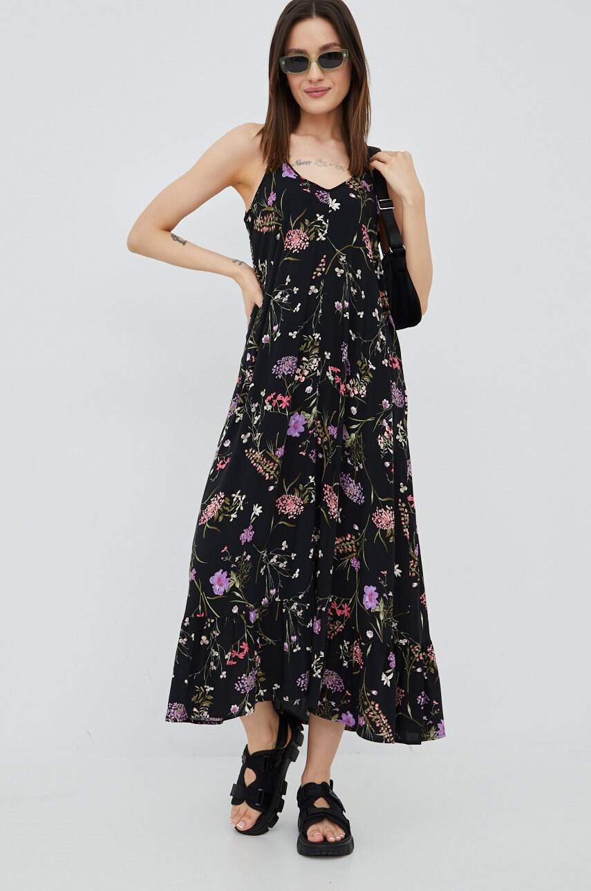 

Платье Vero Moda цвет чёрный maxi расклешённая