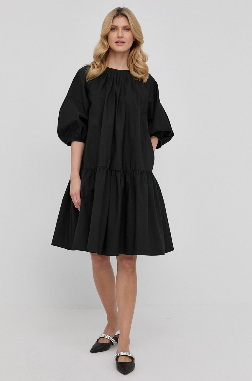 

Платье Weekend Max Mara цвет чёрный mini расклешённая
