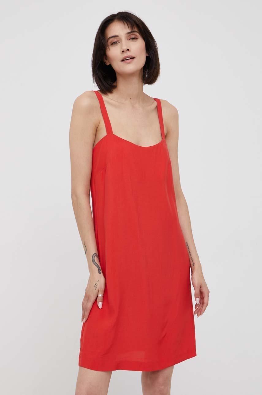 Sisley rochie culoarea rosu, mini, drept