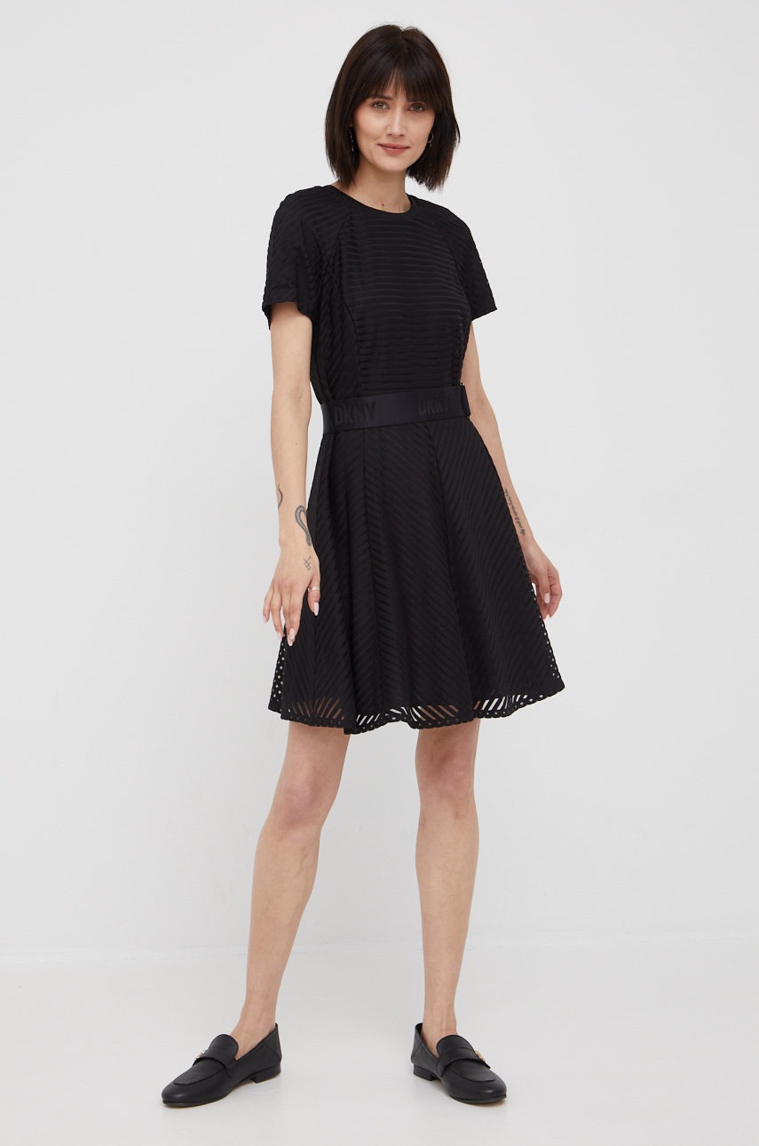 

Платье Dkny цвет чёрный mini расклешённая