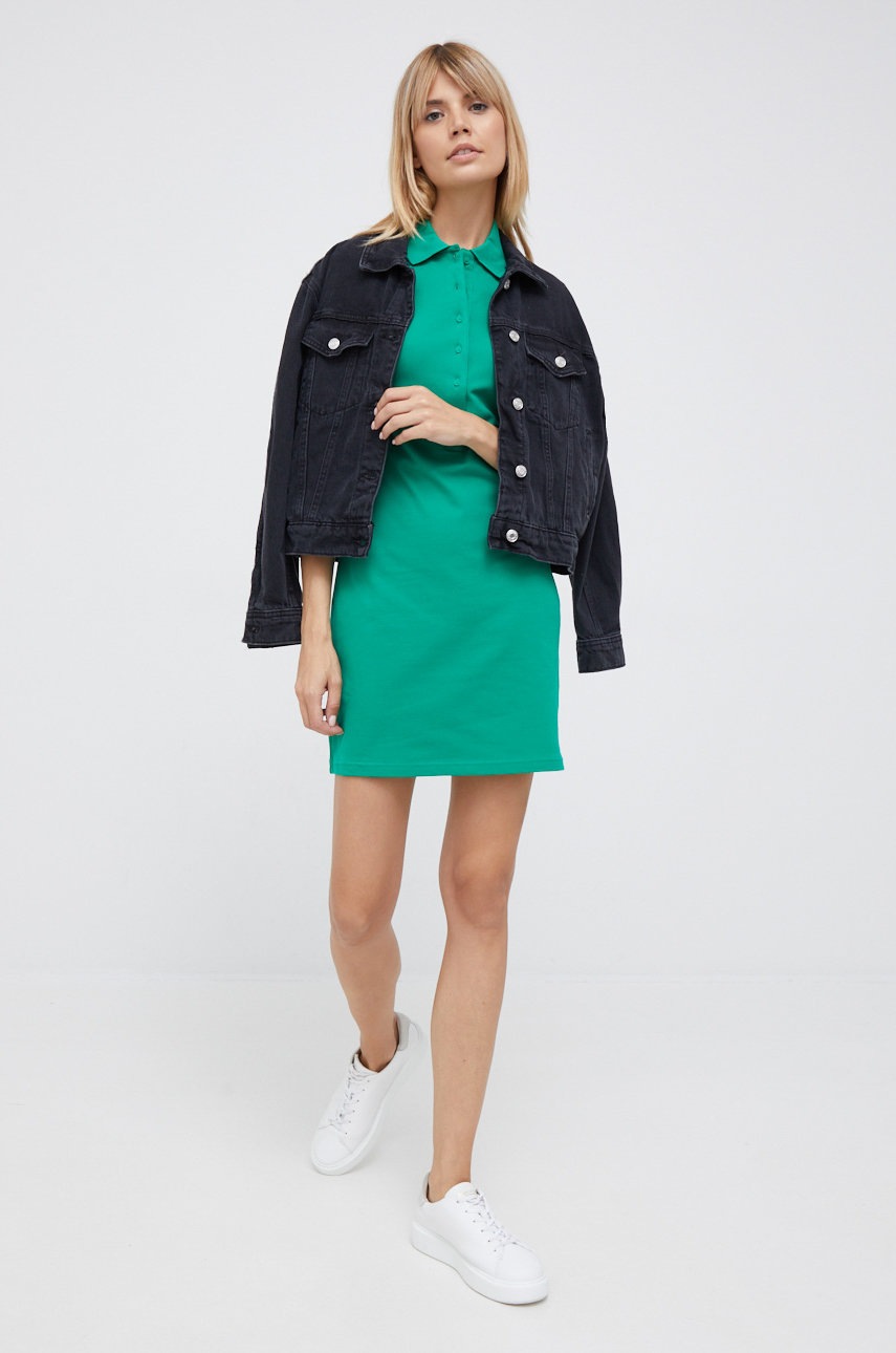 

Платье Lacoste цвет зелёный mini прямая