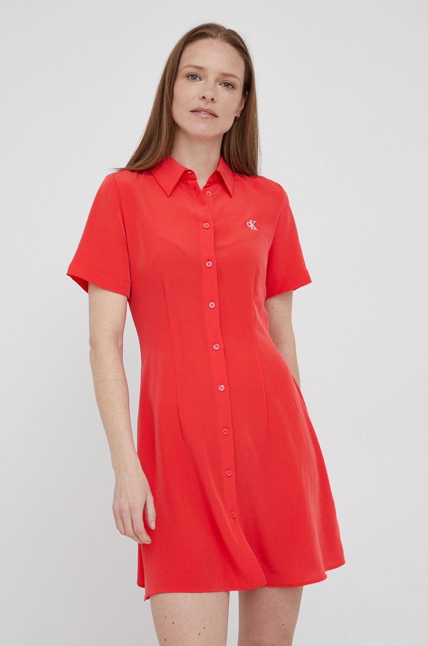 

Рокля Calvin Klein Jeans в червено къс модел разкроен модел, Червен