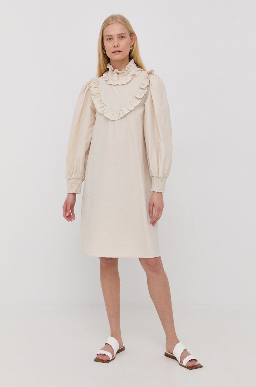 Šaty Gestuz béžová barva, mini, áčková - béžová -  57% Bavlna