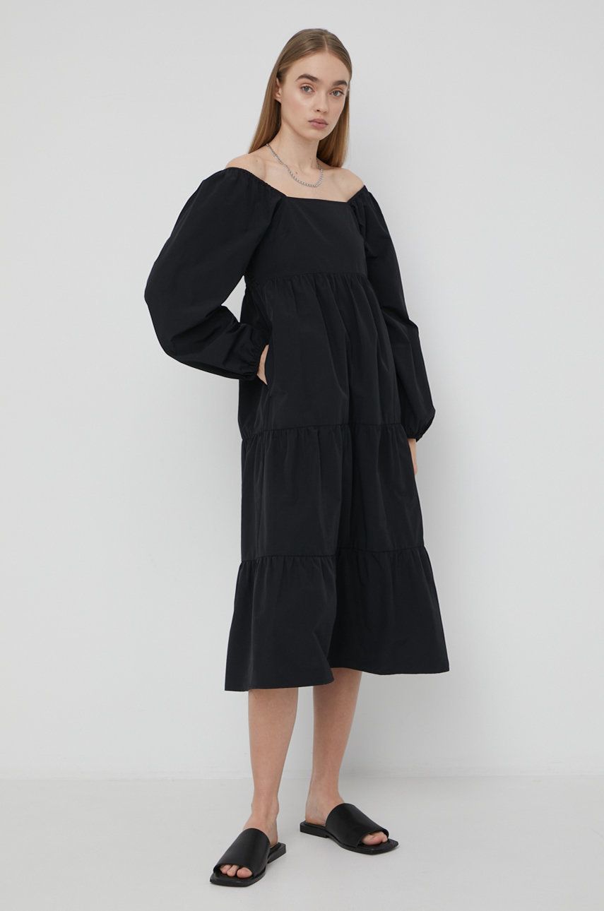 Šaty Gestuz černá barva, midi, áčková - černá -  57% Bavlna