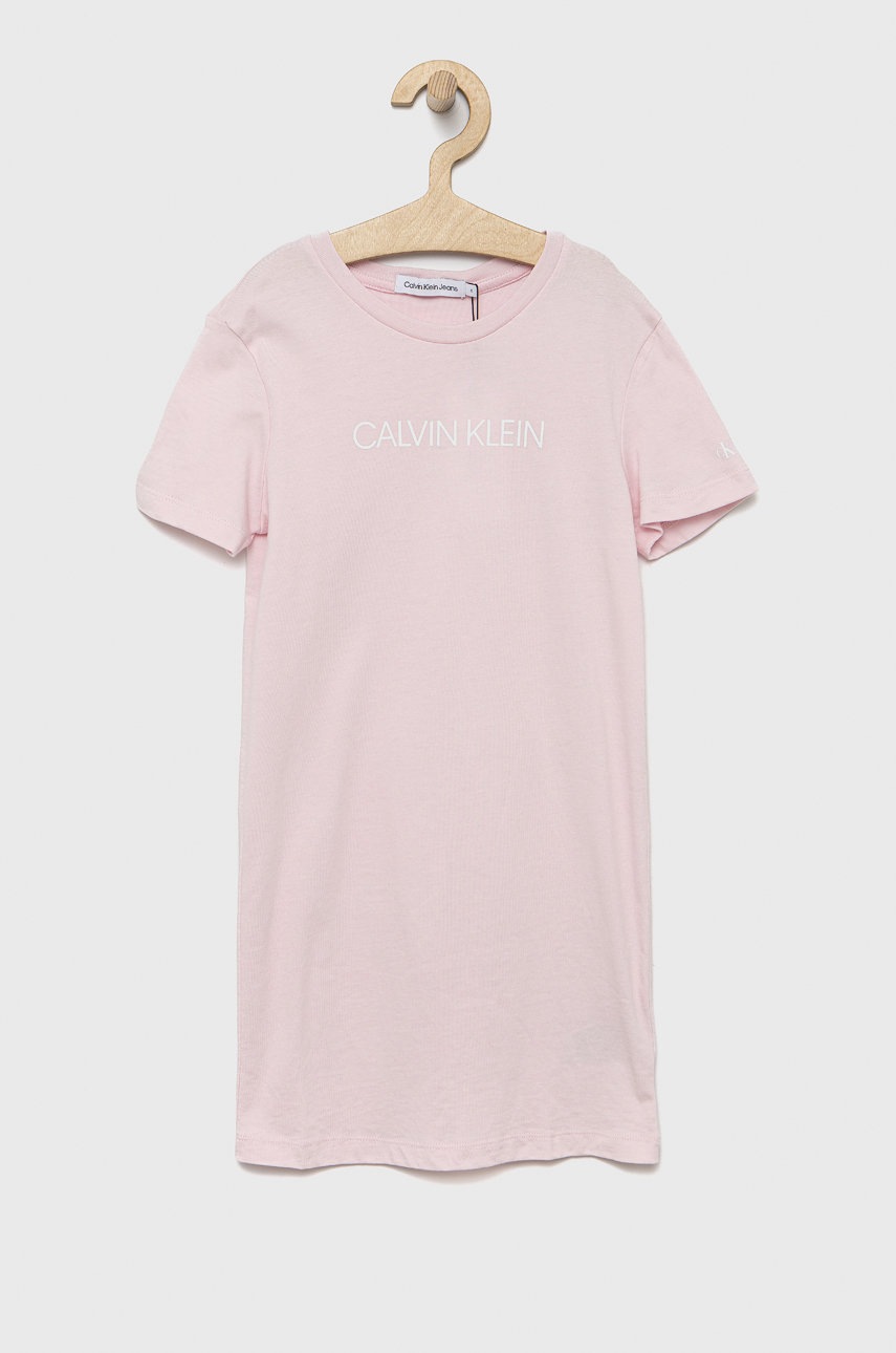 

Детска памучна рокля Calvin Klein Jeans в розово среднодълъг модел със стандартна кройка, Розов
