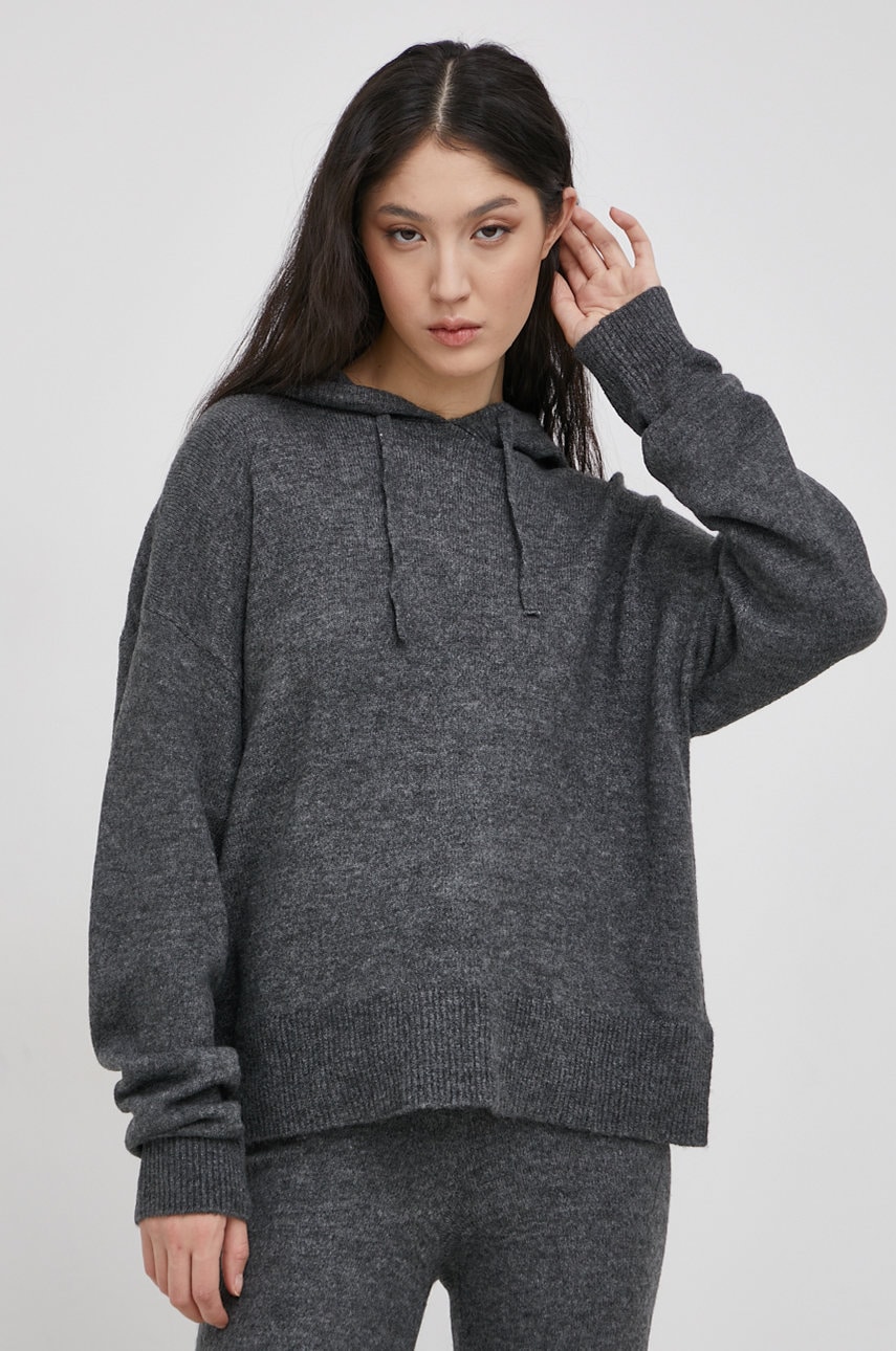 

Пуловер Vero Moda дамски в сиво от лека материя, Сив