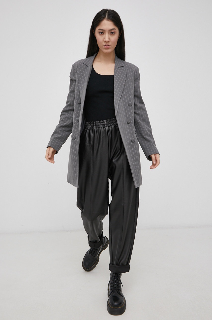 

Светр Vero Moda жіночий колір чорний легкий