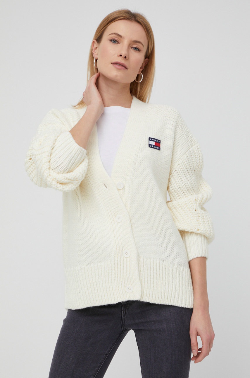 

Жилетка с вълна Tommy Jeans дамска в бежово от топла материя, Бежов