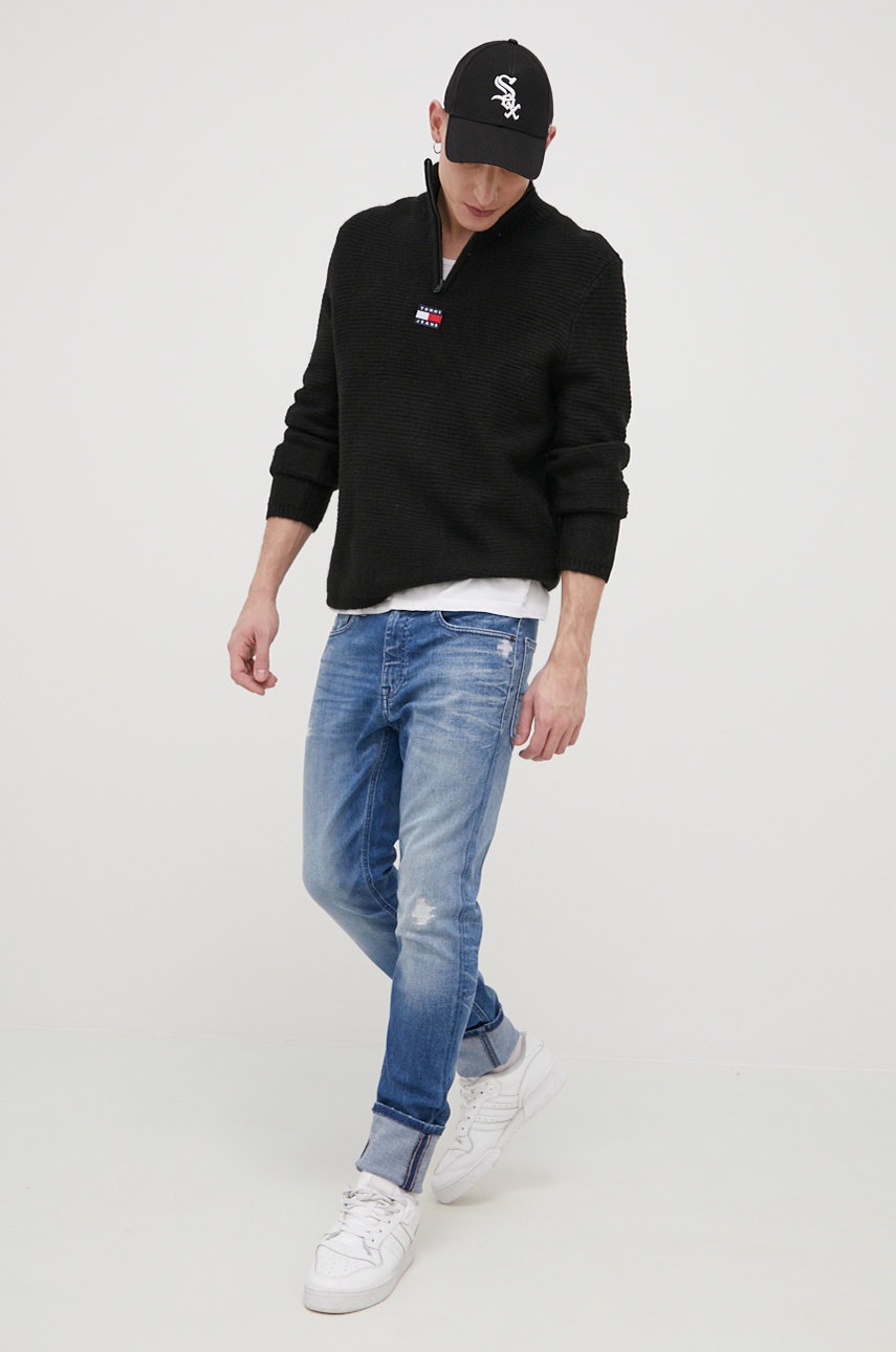 

Свитер Tommy Jeans мужской цвет чёрный тёплый