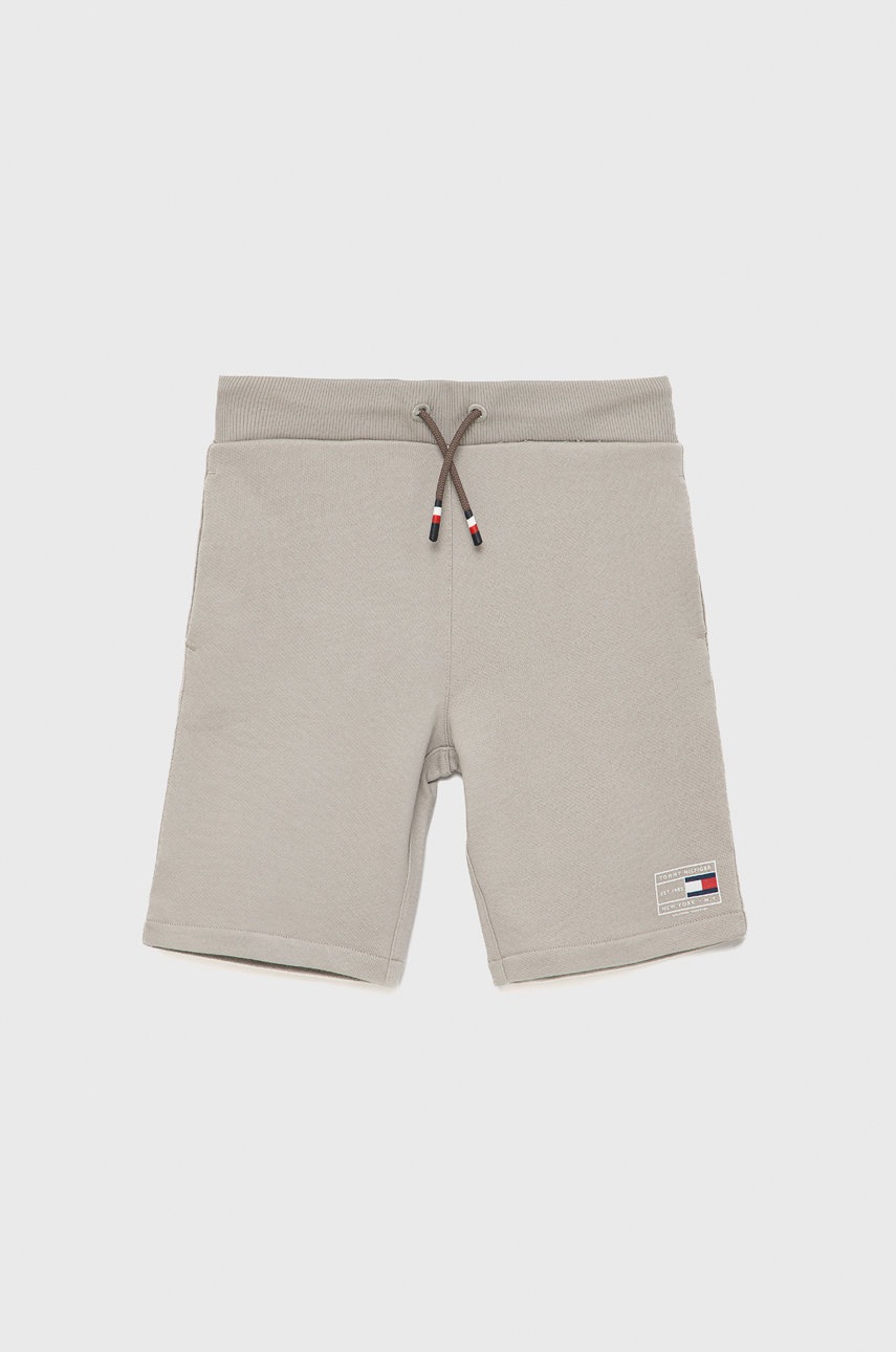 

Детски памучен къс панталон Tommy Hilfiger в бежово, Бежов