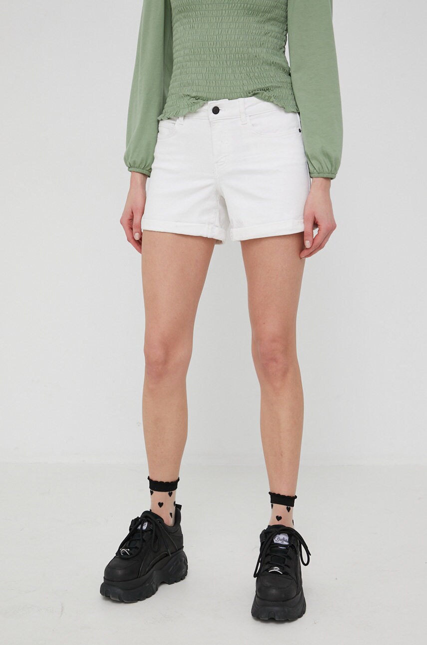 Noisy may pantaloni scurti femei, culoarea alb, neted, medium waist