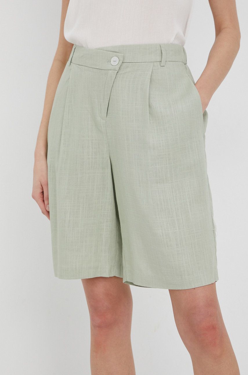 Vero Moda pantaloni scurți din amestec de in femei, culoarea verde, neted, high waist answear.ro
