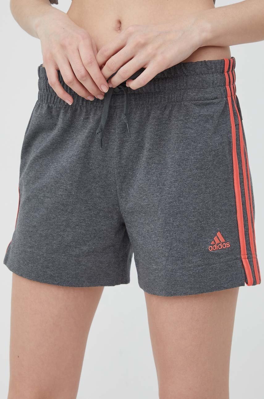 

Шорты adidas женские цвет серый с аппликацией средняя посадка