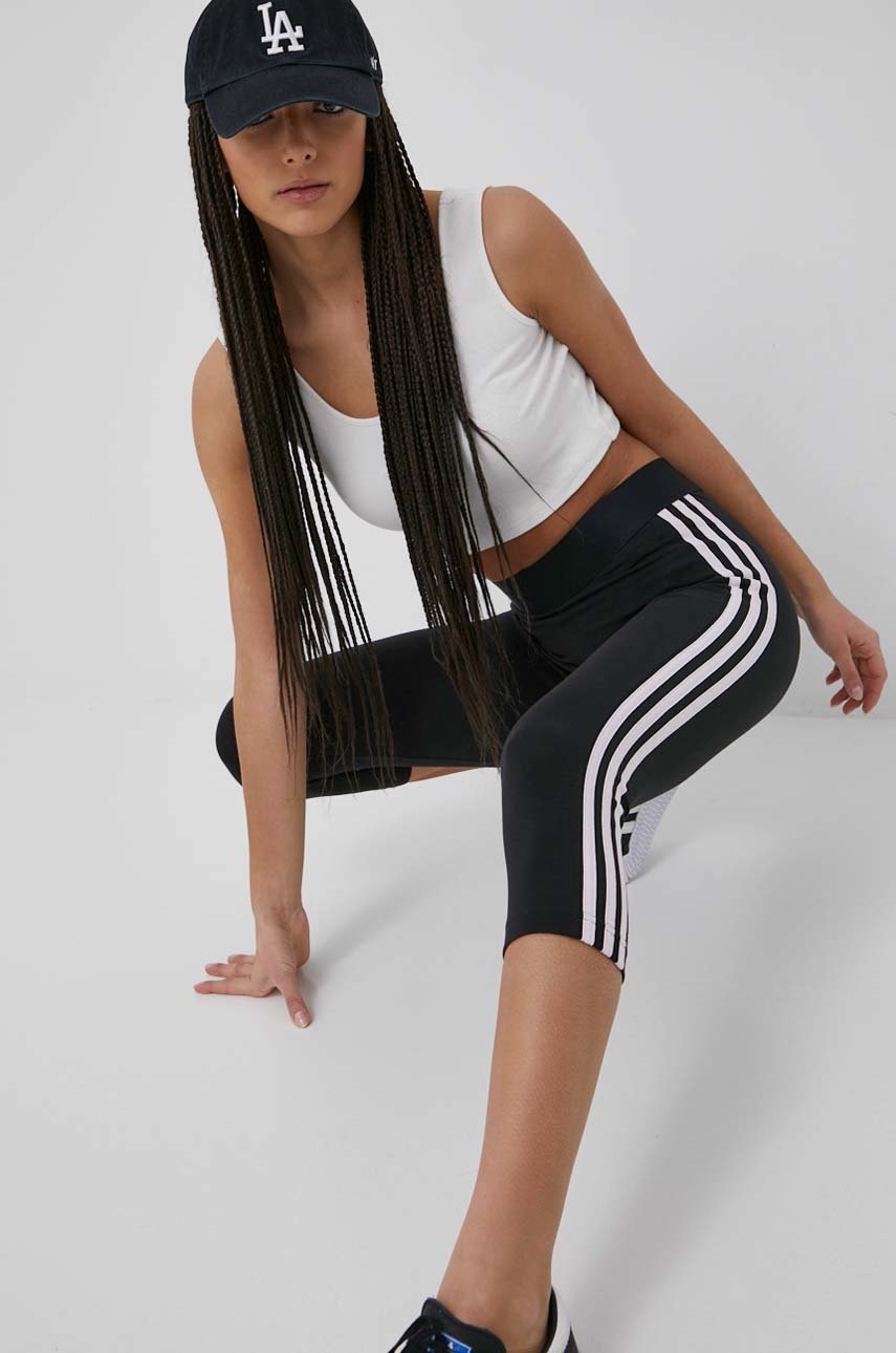 

Клин adidas дамско в черно с апликация, Черен