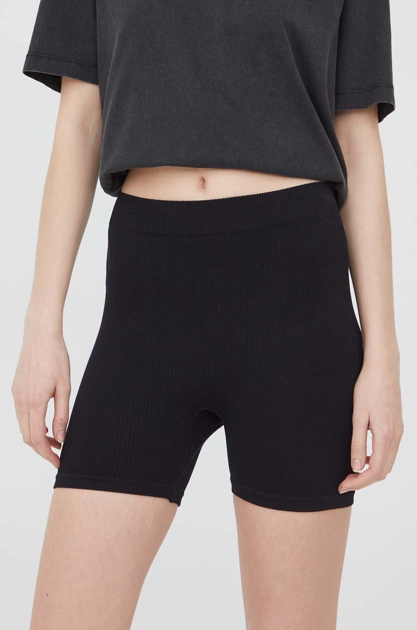 

Къси панталони Vero Moda в черно с изчистен дизайн с висока талия, Черен