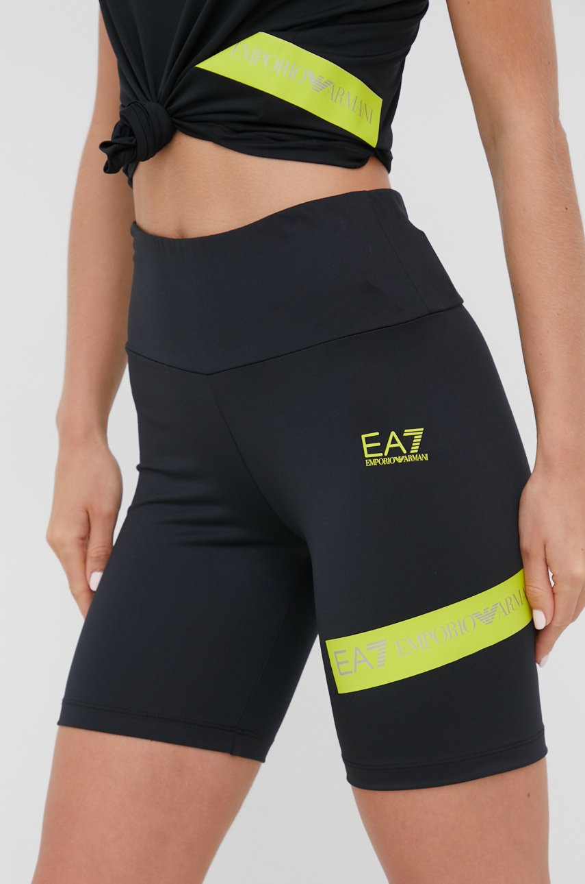 

Шорты EA7 Emporio Armani Training женские цвет чёрный с принтом высокая посадка
