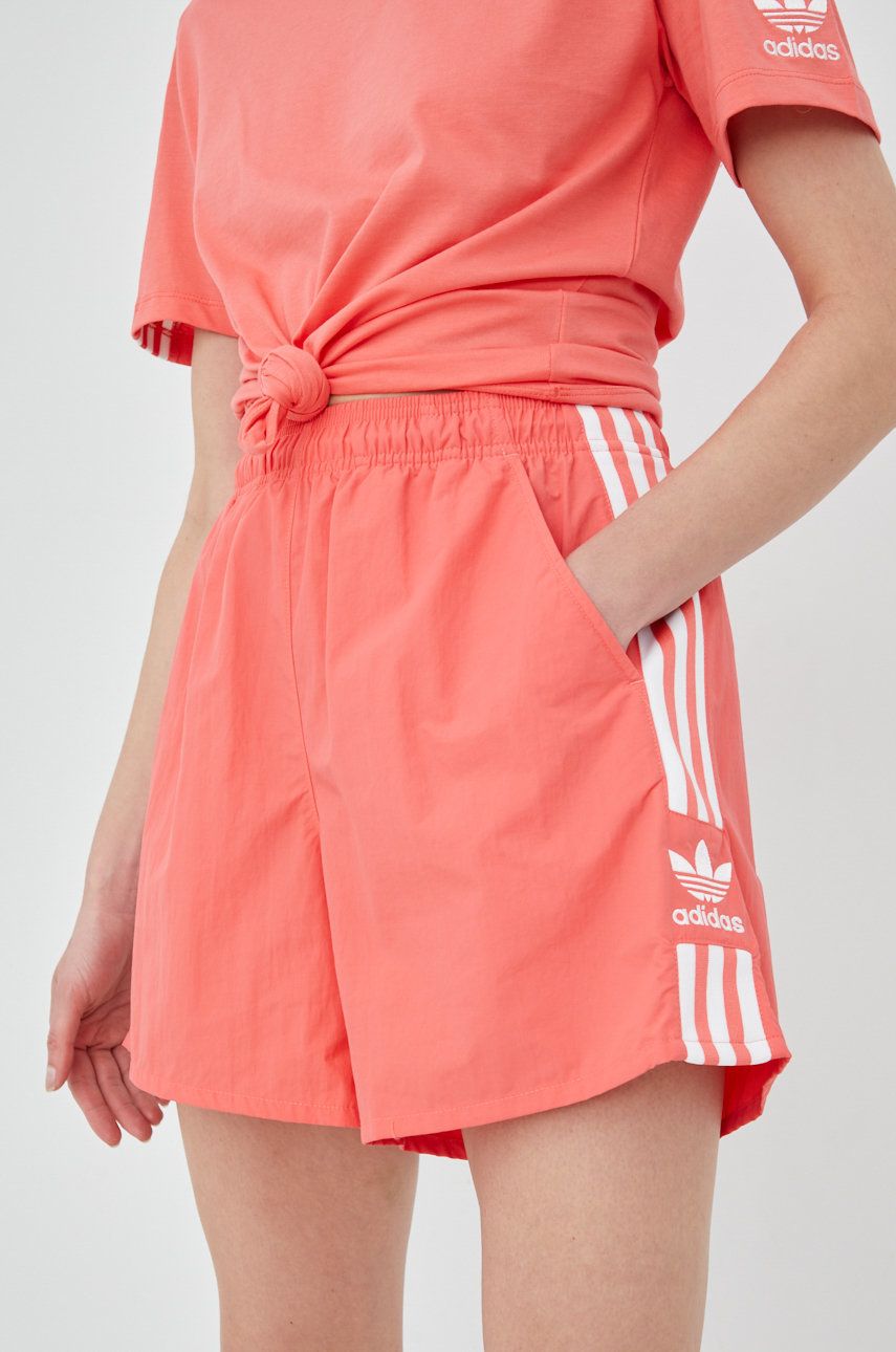 Kraťasy adidas Originals Adicolor HF7454 dámské, růžová barva, s aplikací, high waist - růžová - 