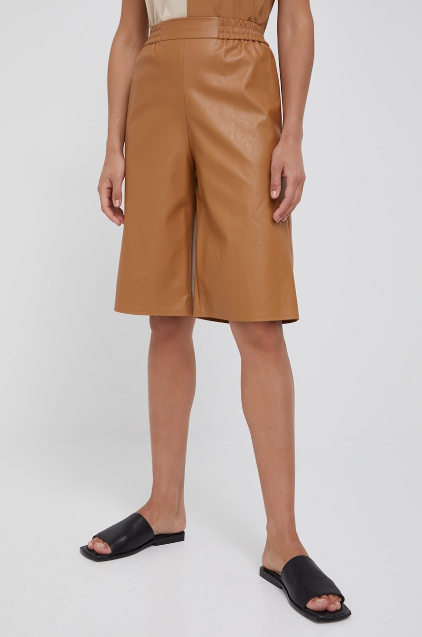 Σορτς Sisley γυναικεία, χρώμα: μπεζ, φωτογραφία