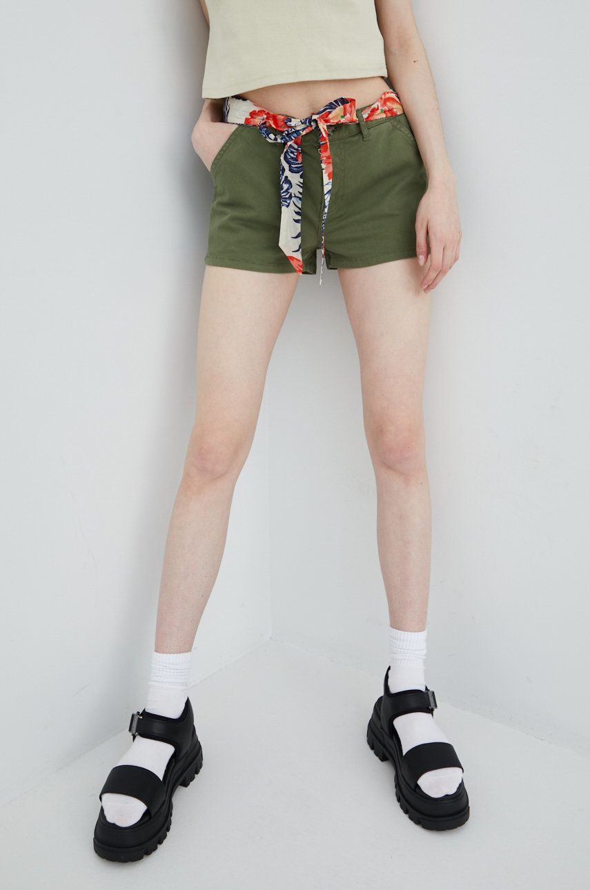 Superdry pantaloni scurti femei, culoarea verde, neted, medium waist answear imagine noua