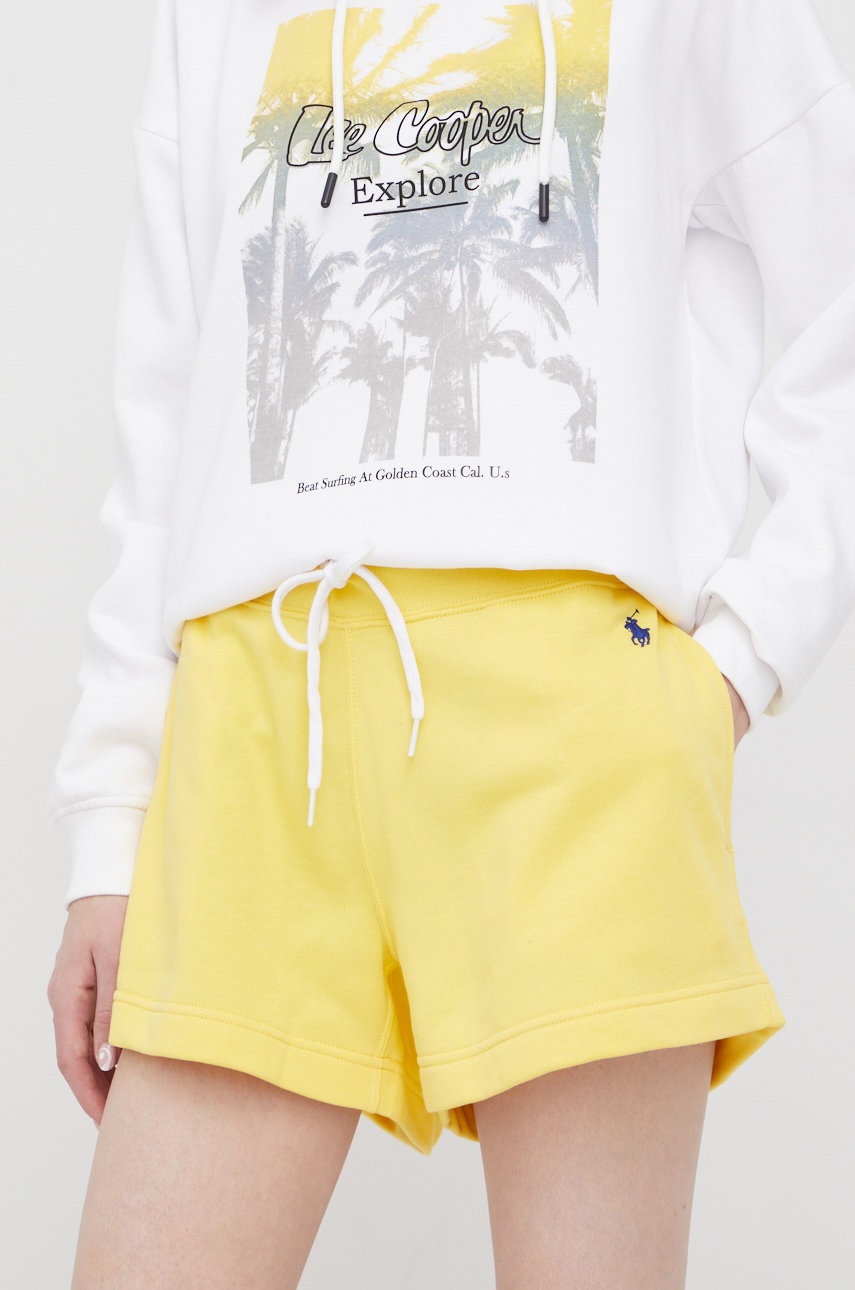 

Къси панталони Polo Ralph Lauren в жълто с изчистен дизайн със стандартна талия, Жълт