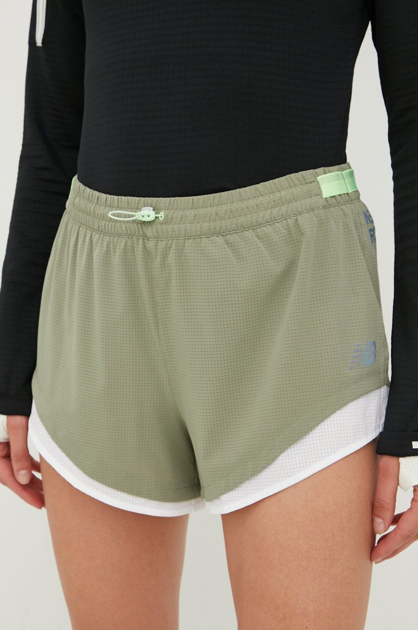 New Balance pantaloni scurți de alergare Q Speed Fuel femei, culoarea verde, cu imprimeu, medium waist