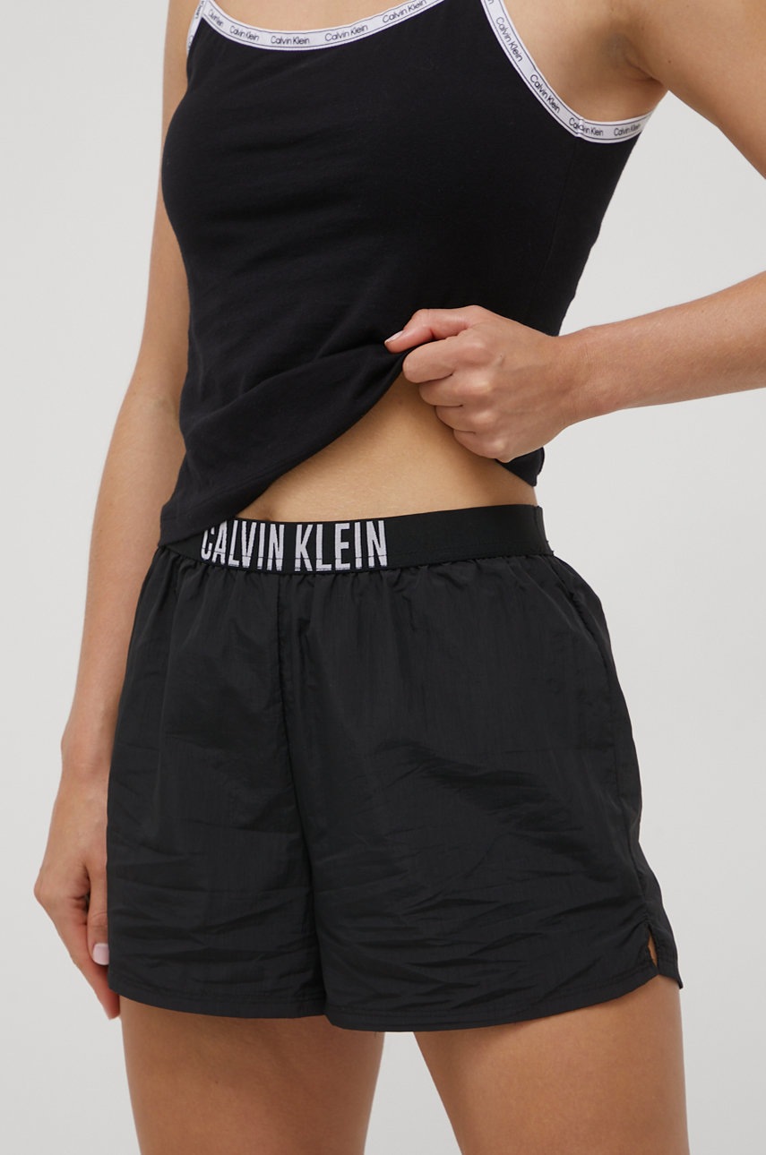 

Плажни шорти Calvin Klein дамско в черно, Черен