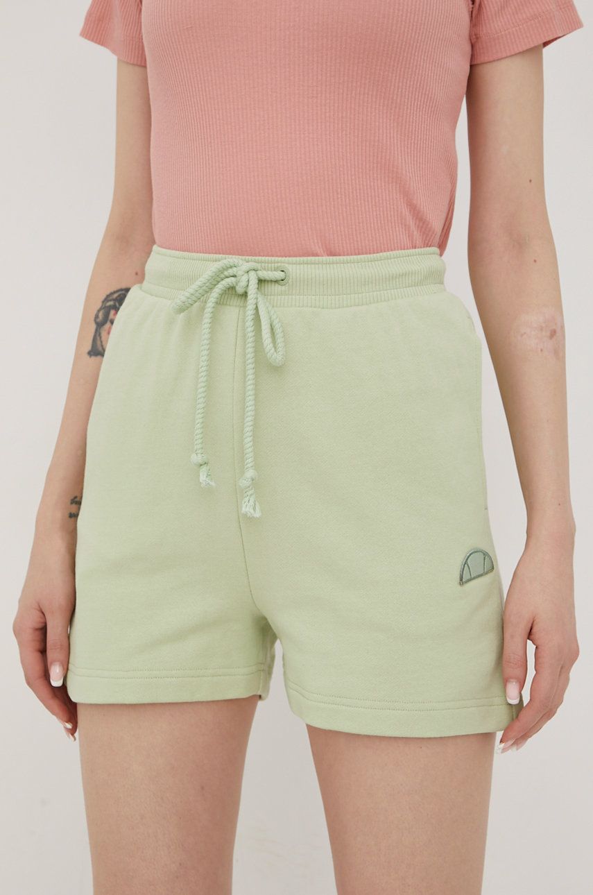 Ellesse pantaloni scurti din bumbac femei, culoarea verde, neted, high waist 2023 ❤️ Pret Super answear imagine noua 2022
