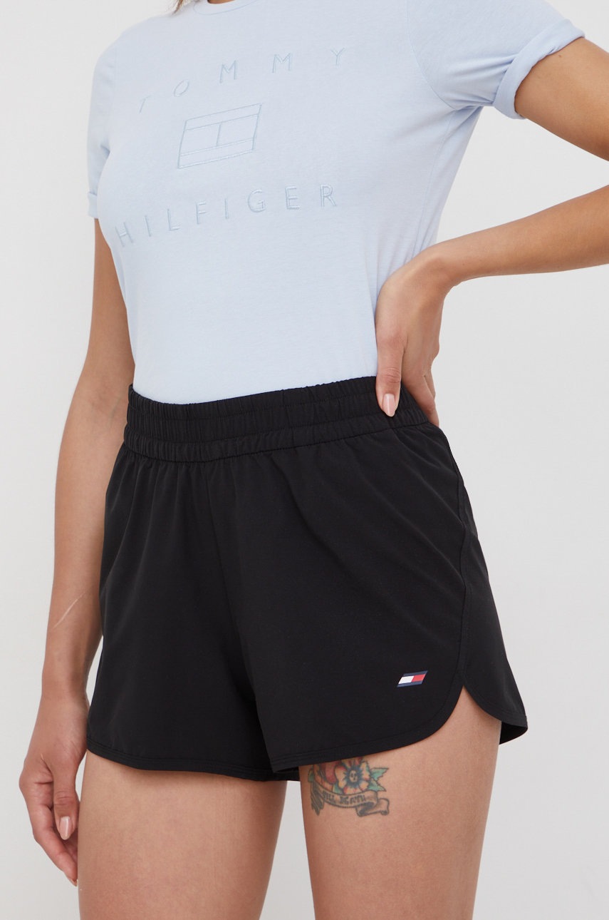 

Къси панталони Tommy Hilfiger в черно с изчистен дизайн с висока талия, Черен