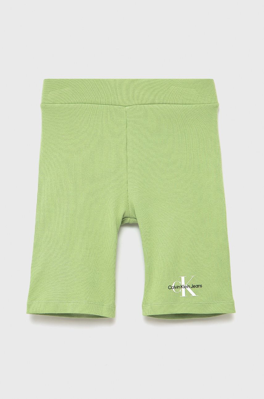 Calvin Klein Jeans szorty dziecięce kolor zielony z nadrukiem