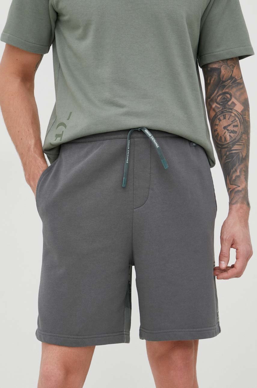 

Къси панталони Armani Exchange в зелено, Зелен