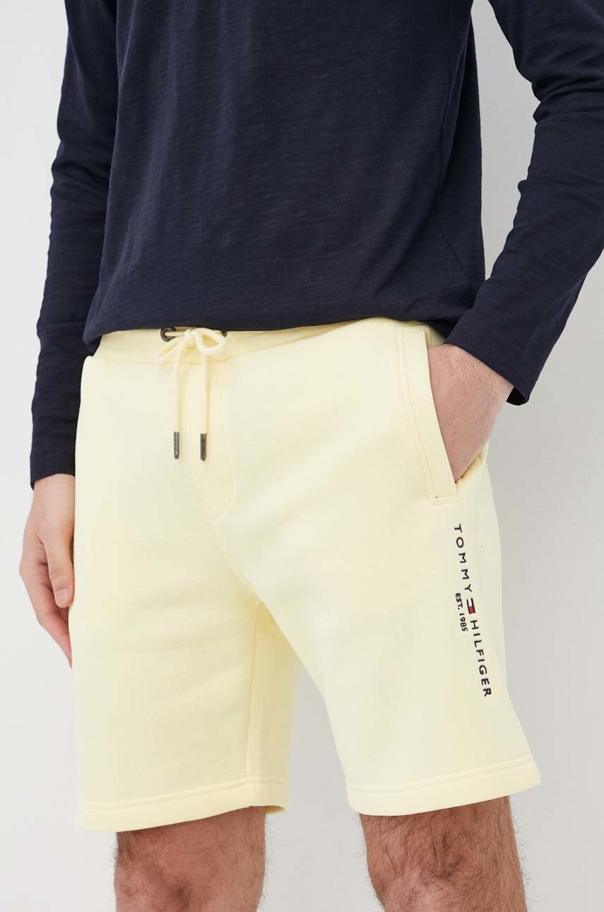 

Къс панталон Tommy Hilfiger мъжки, Жълт