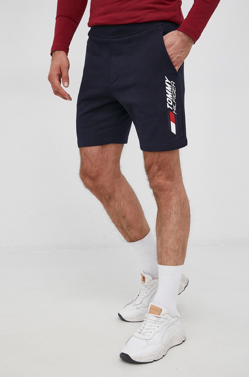 

Памучен къс панталон Tommy Hilfiger мъжки в тъмносиньо, Тъмносин