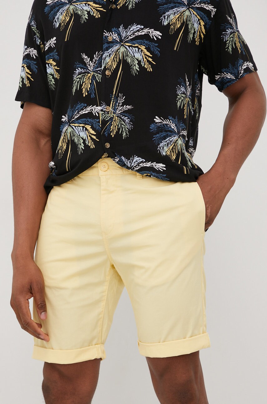Tom tailor pantaloni scurti barbati, culoarea galben