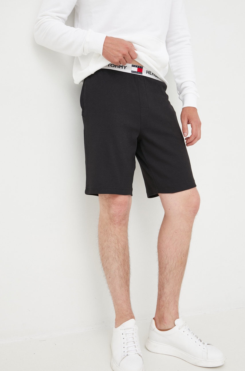 

Къси панталони Tommy Hilfiger в черно, Черен