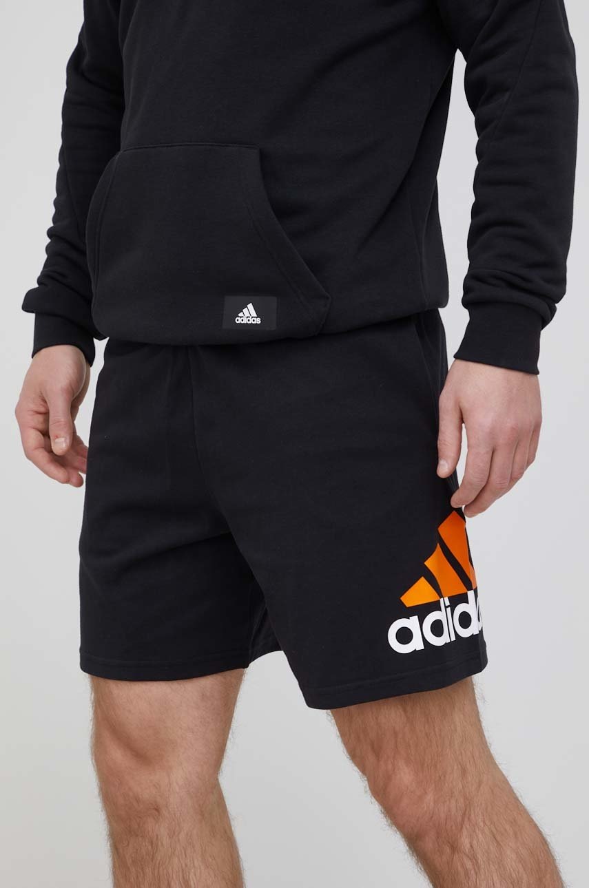 

Къси панталони adidas HE1836 мъжко в черно, Черен