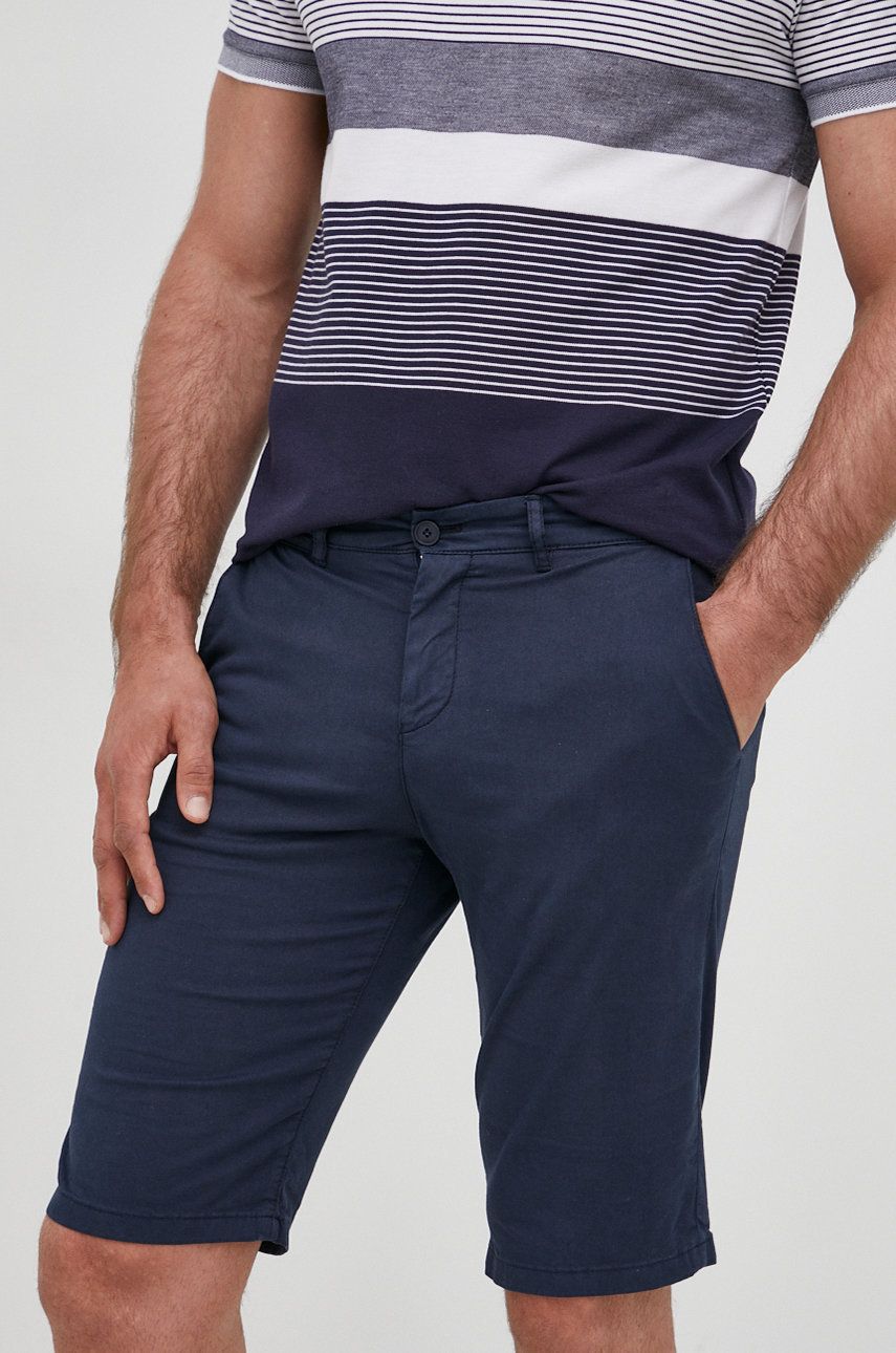Drykorn pantaloni scurti barbati, culoarea albastru marin albastru imagine noua
