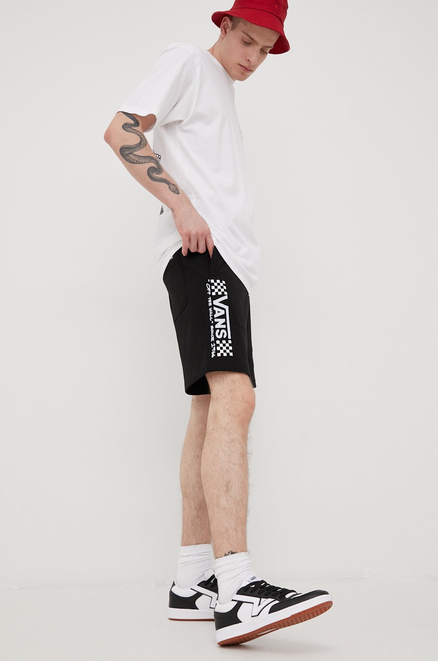 

Памучен къс панталон Vans в черно, Черен