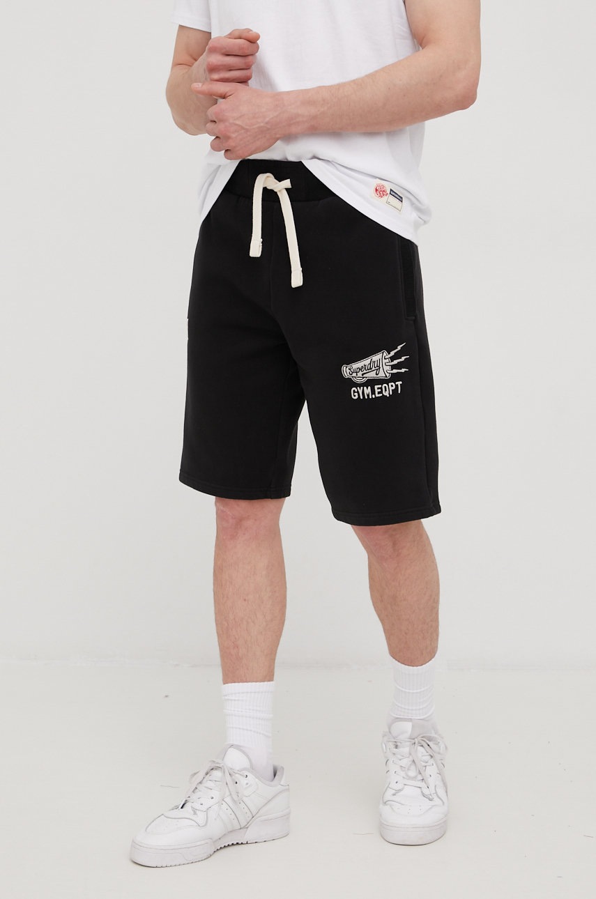 

Къси панталони Superdry в черно, Черен