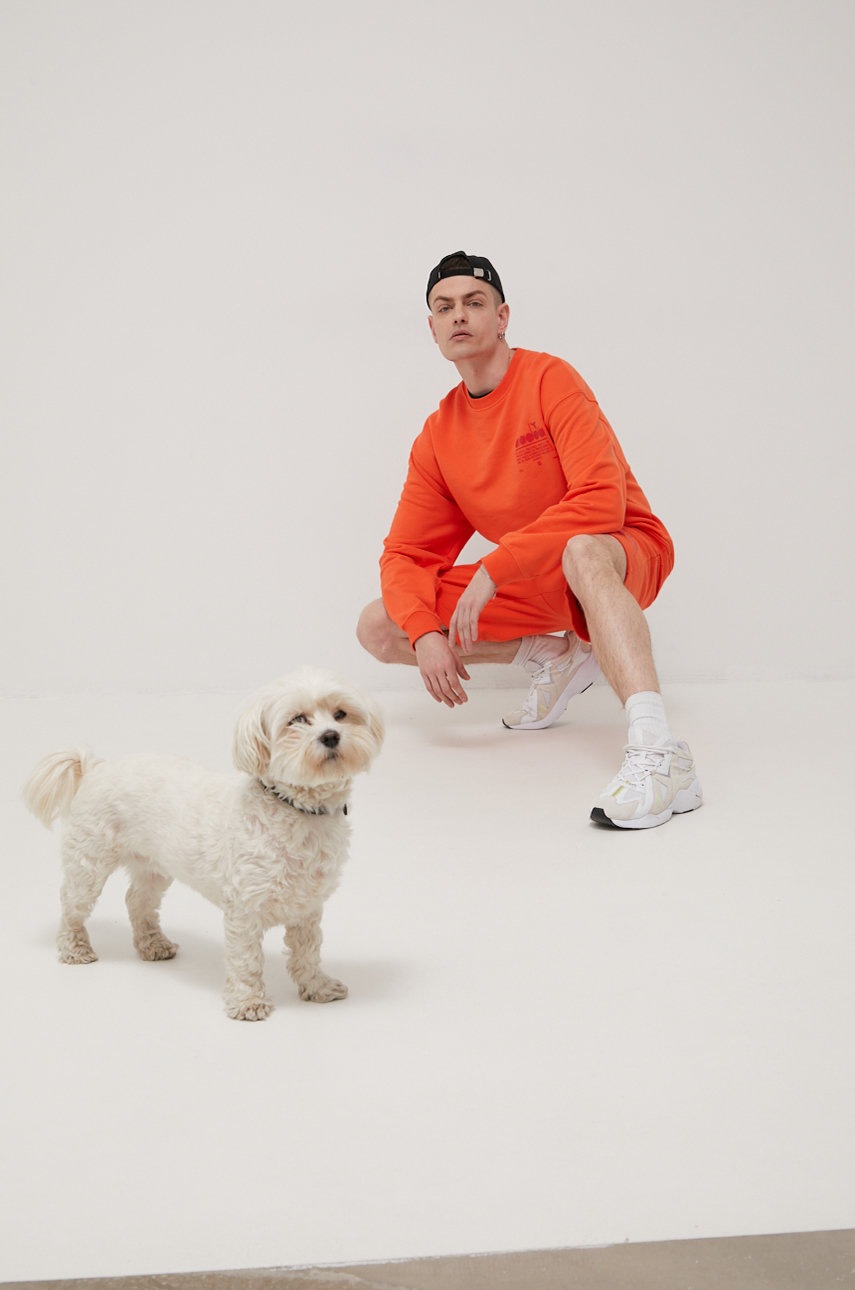 

Хлопковые шорты Diadora мужские цвет оранжевый
