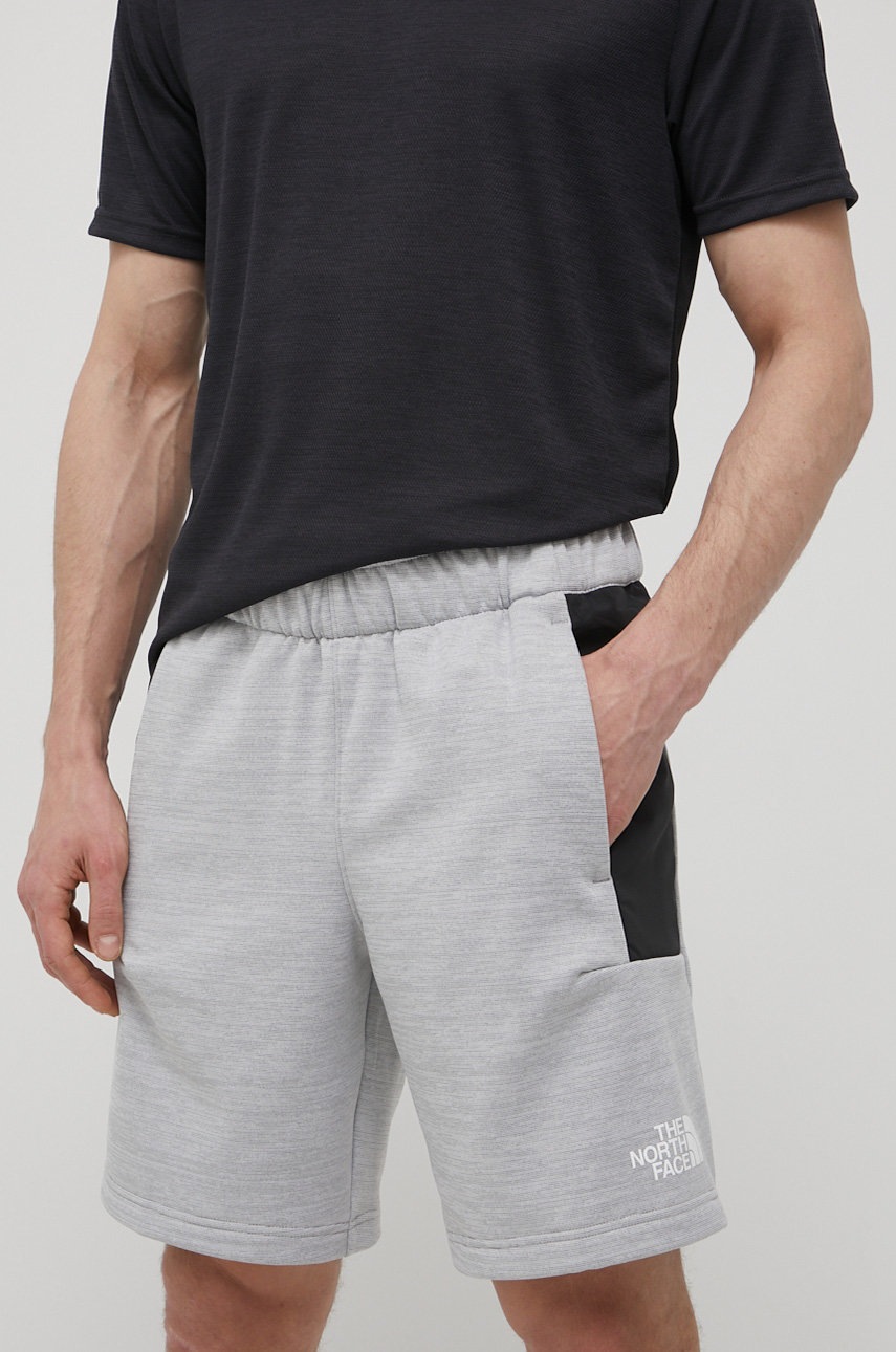

Спортни шорти The North Face мъжко в сиво меланж на, Сив