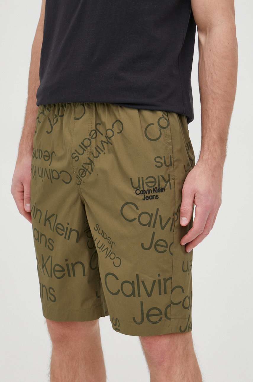 

Памучен къс панталон Calvin Klein Jeans мъжко в зелено, Зелен