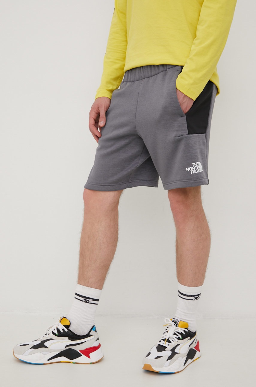 

Спортни шорти The North Face Mountain Athletics в сиво, Сив
