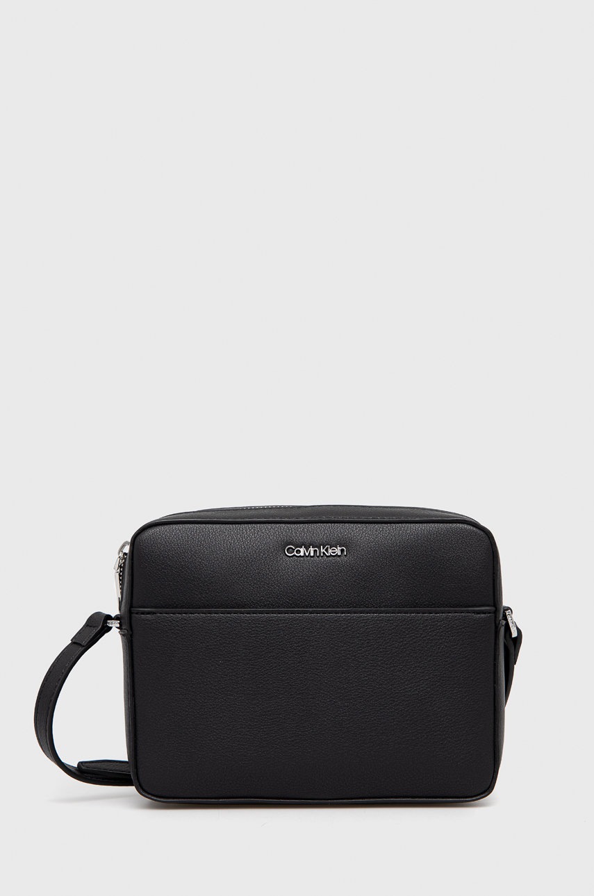 

Чанта Calvin Klein в черно, Черен