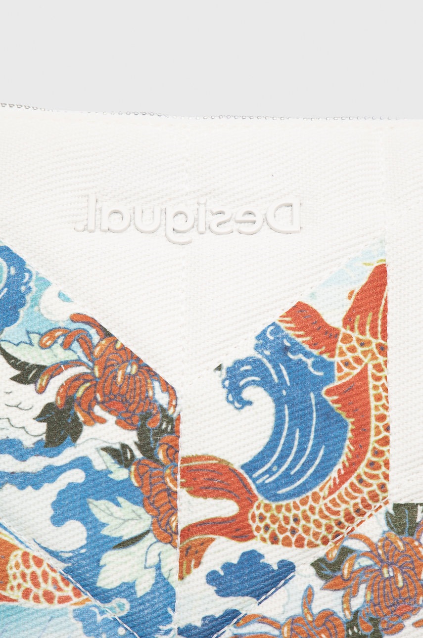 

Сумочка Desigual цвет белый