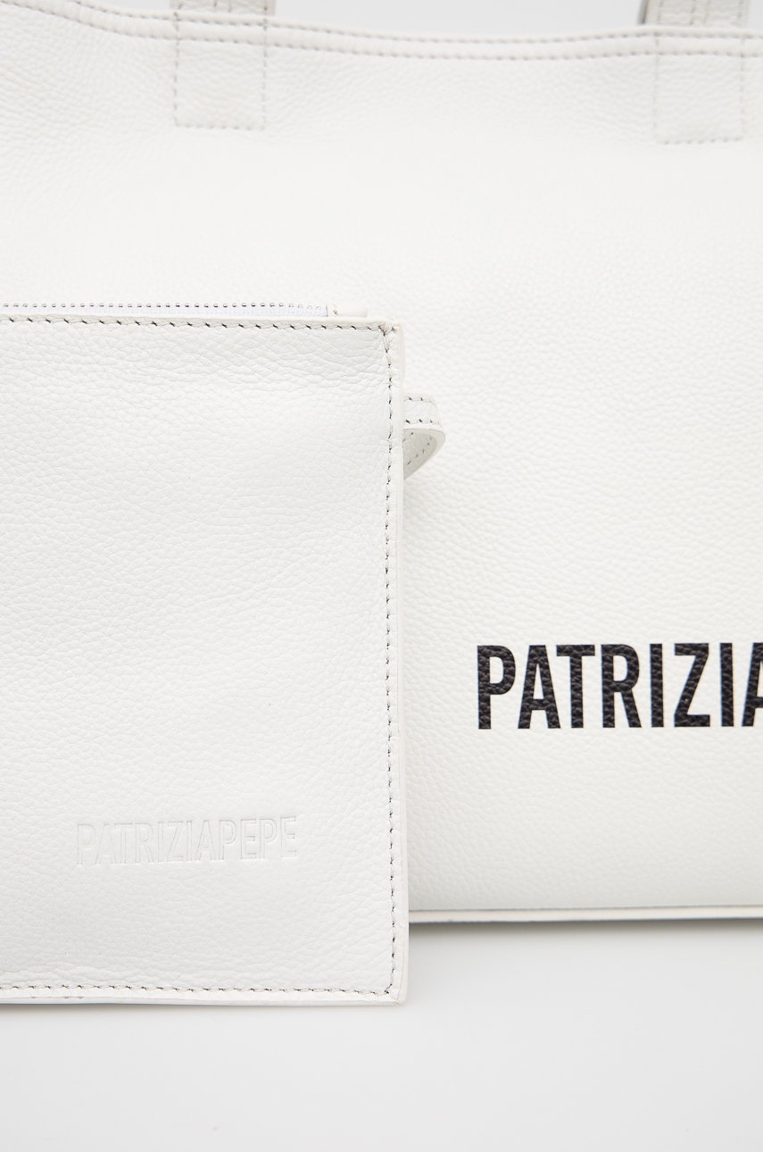 

Кожаная сумочка Patrizia Pepe цвет белый