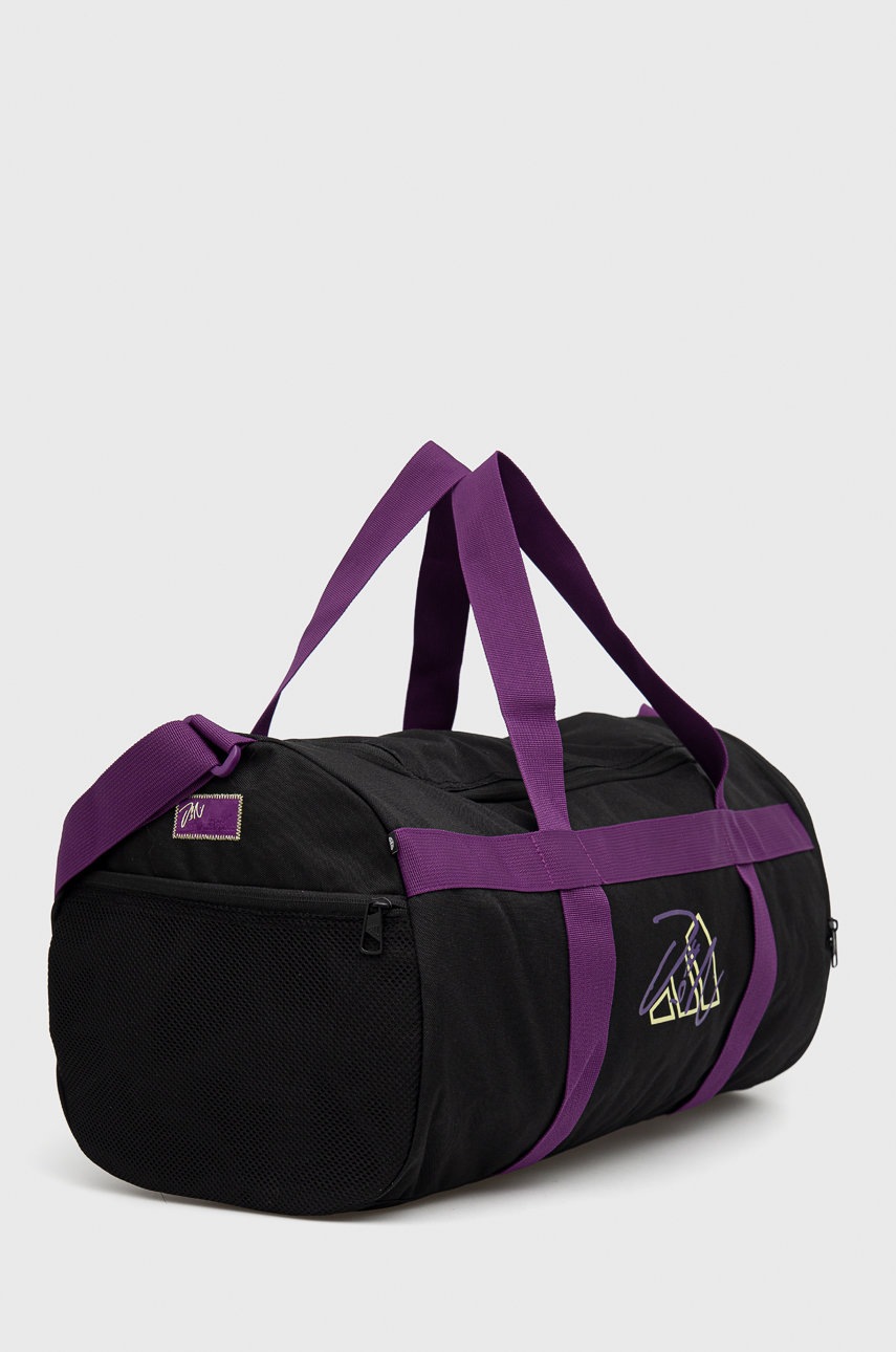 

Сумка adidas Performance H44351 цвет чёрный