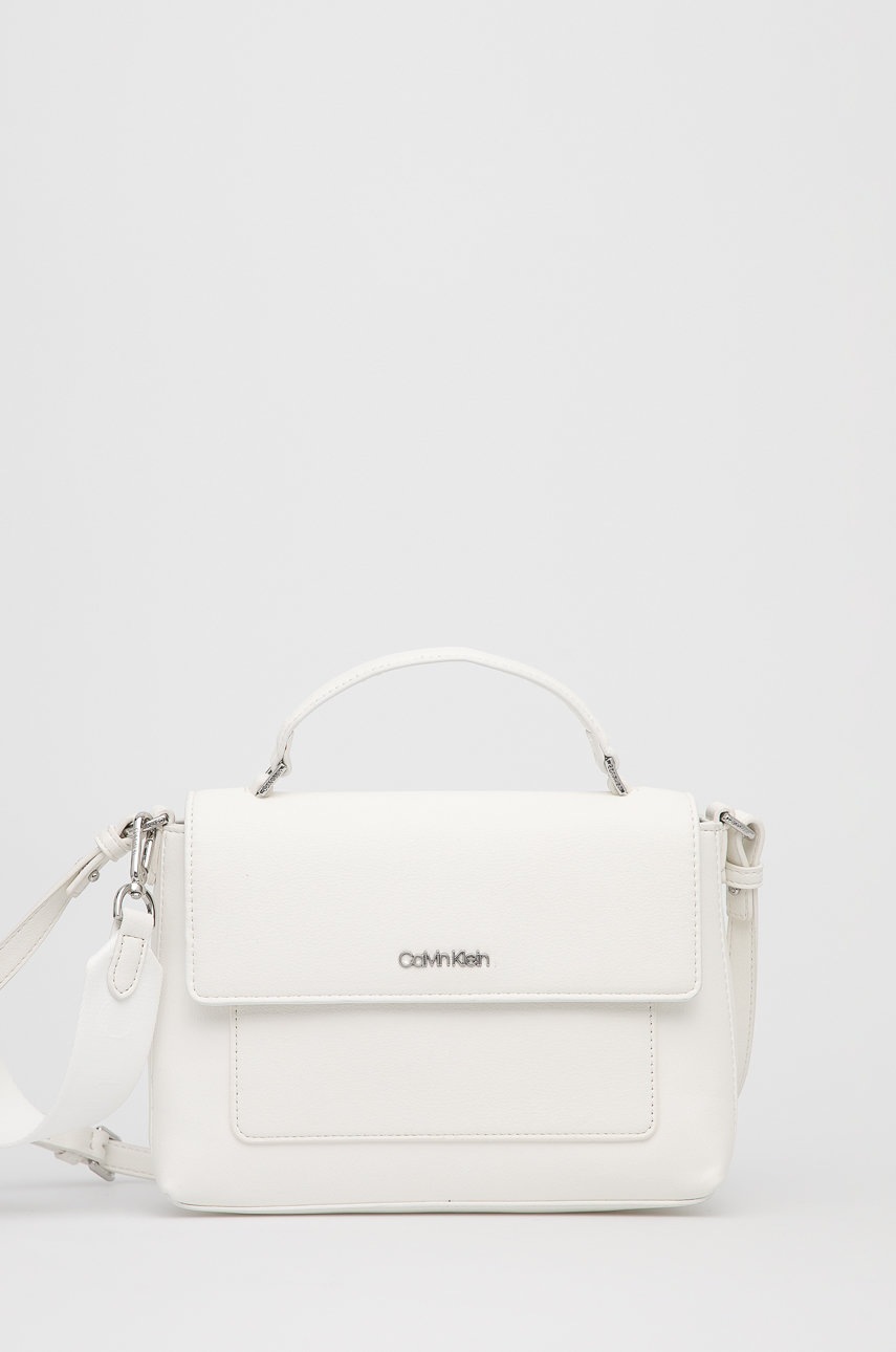 

Чанта Calvin Klein в бяло, Бял